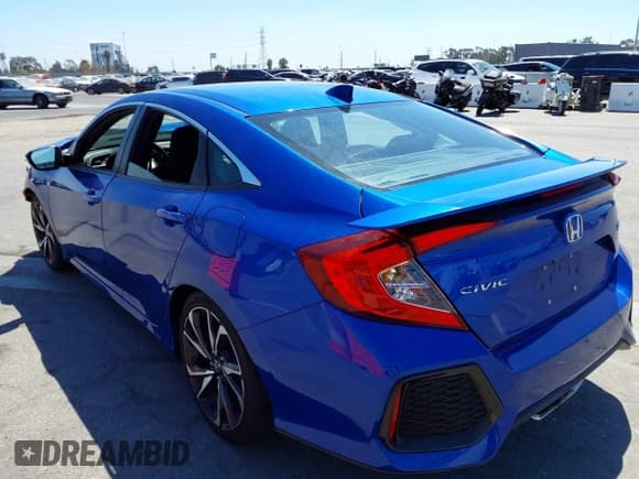 ✅ 2019 Honda Civic Si • VIN: 2HGFC1E58KH706211 • Lot: 43130765. Listed on IAAI with 69,250 mi. Free auction sales archive from the USA and detailed vehicle history report at DreamBid. Image 3.