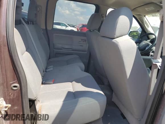 2005 Dodge Dakota SLT z VIN 1D7HW48K45S263060, wystawiony jako Copart lot #62115274 z przebiegiem 187 696 mil mil oraz Czysty tytuł • Clean title. Historia ofert i sprzedaży dostępna na DreamBid. Obrazek 10.