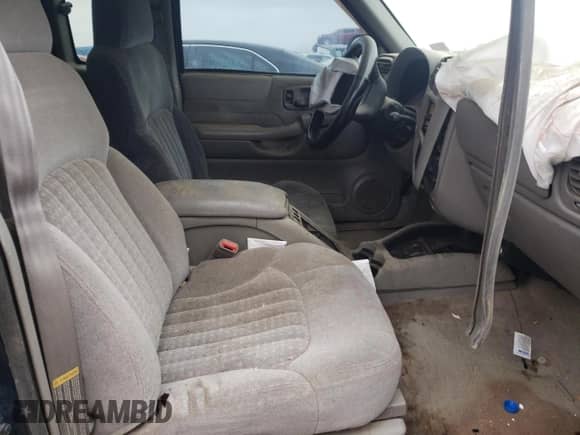2000 Chevrolet S-10 LS с VIN 1GCDT19W9Y8133357, выставлен на аукционе Copart как лот 66585324 с пробегом 131 271 миль миль и Списание • Salvage title. История ставок и продаж доступна на DreamBid. Изображение 10.
