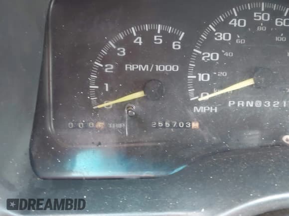 ✅ 1997 Chevrolet Silverado 1500 • VIN: 2GCEC19R8V1152138 • Lot: 43560356. Wystawiony na IAAI z przebiegiem 255 703 mil. Bezpłatny archiwum sprzedaży aukcyjnych z USA i szczegółowy raport historii pojazdu na DreamBid. Zdjęcie 7.