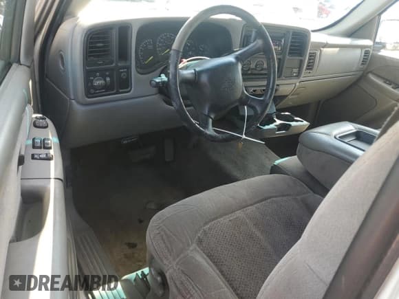 ✅ 2000 Chevrolet Silverado 1500 LS • VIN: 1GCEC19V9YZ190213 • Лот: 71715934. Опубликован ранее на Copart с пробегом 543 420 миль. Бесплатный доступ к архиву аукционных продаж из США и подробный отчёт об истории автомобиля на DreamBid. Изображение 8.