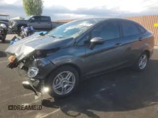 ✅ 2019 Ford Fiesta SE • VIN: 3FADP4BJ2KM135657 • Lot: 86174375. Wystawiony na Copart z przebiegiem 56 062 mil. Bezpłatny archiwum sprzedaży aukcyjnych z USA i szczegółowy raport historii pojazdu na DreamBid. Zdjęcie 1.