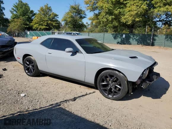 2020 Dodge Challenger SXT z VIN 2C3CDZAG7LH211072, wystawiony jako Copart lot #85314475 z przebiegiem 72 775 mil mil oraz Szkoda całkowita • Salvage title. Historia ofert i sprzedaży dostępna na DreamBid. Obrazek 4.