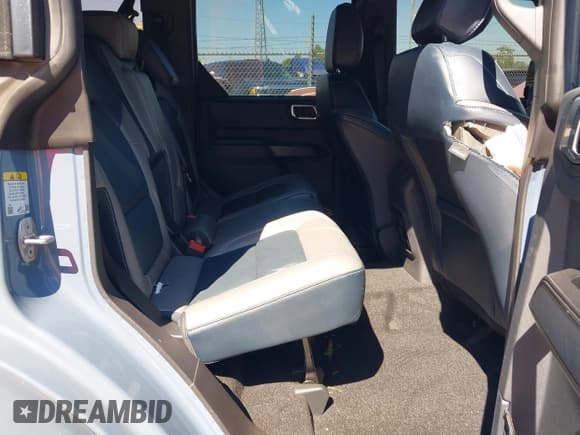 ✅ 2024 Ford Bronco Outer Banks • VIN: 1FMEE8BP3RLA09699 • Lot: 43125778. Listed on IAAI with 24,529 mi. Free auction sales archive from the USA and detailed vehicle history report at DreamBid. Image 8.