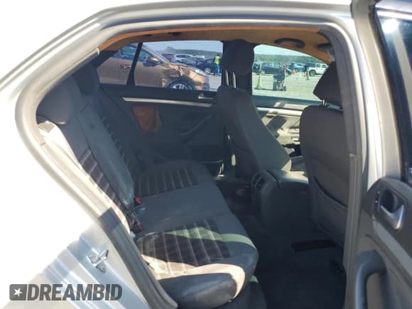 ✅ 2006 Volkswagen Jetta GLI Turbo • VIN: 3VWTJ71K16M710496 • Lot: 72077135. Listed on Copart with 241,853 mi. Free auction sales archive from the USA and detailed vehicle history report at DreamBid. Image 10.