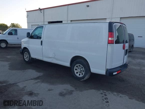 ✅ 2013 Chevrolet Express Cargo • VIN: 1GCSGAFX5D1167386 • Lot: 42356301. Wystawiony na IAAI z przebiegiem Nie podano. Bezpłatny archiwum sprzedaży aukcyjnych z USA i szczegółowy raport historii pojazdu na DreamBid. Zdjęcie 3.