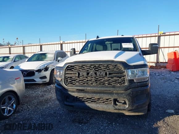 ✅ 2023 Ram 2500 Tradesman • VIN: 3C6UR5HL4PG506690 • Lot: 41065565. Listed on IAAI with 72,435 mi. Free auction sales archive from the USA and detailed vehicle history report at DreamBid. Image 12.