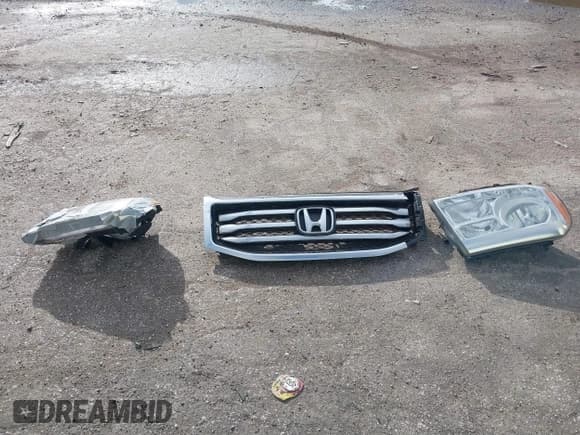 ✅ 2013 Honda Pilot EX-L • VIN: 5FNYF3H76DB013332 • Lot: 41193240. Listed on IAAI with 121,308 mi. Free auction sales archive from the USA and detailed vehicle history report at DreamBid. Image 12.