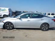✅ 2022 Nissan Altima SV • VIN: 1N4BL4DV0NN315801 • Lot: 43311347. Wystawiony na IAAI z przebiegiem 63 427 mil. Bezpłatny archiwum sprzedaży aukcyjnych z USA i szczegółowy raport historii pojazdu na DreamBid. Zdjęcie 14.