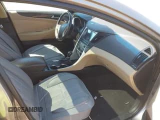 ✅ 2014 Hyundai Sonata SE • VIN: 5NPEC4AC1EH887356 • Lot: 43028744. Listed on IAAI with 218,379 mi. Free auction sales archive from the USA and detailed vehicle history report at DreamBid. Image 5.