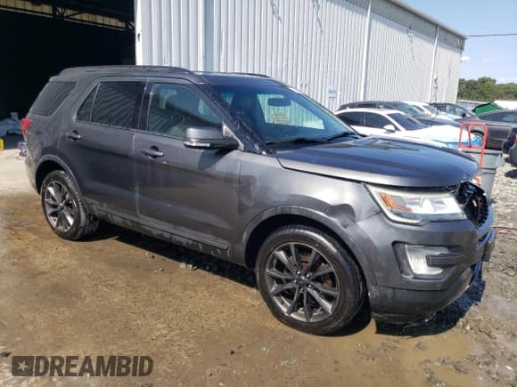 ✅ 2017 Ford Explorer XLT • VIN: 1FM5K8D81HGB18636 • Lot: 70666574. Listed on Copart with 185,706 mi. Free auction sales archive from the USA and detailed vehicle history report at DreamBid. Image 4.