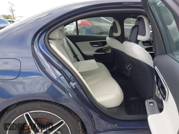 ✅ 2024 Mercedes-Benz C 300 • VIN: W1KAF4HBXRR204822 • Лот: 43123150. Опубликован ранее на IAAI с пробегом 18 730 миль. Бесплатный доступ к архиву аукционных продаж из США и подробный отчёт об истории автомобиля на DreamBid. Изображение 8.