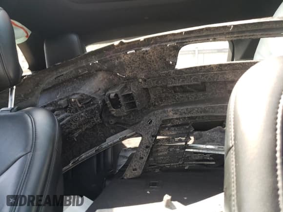 ✅ 2015 Lincoln MKC • VIN: 5LMCJ2A96FUJ44763 • Лот: 68772345. Опубликован ранее на Copart с пробегом 110 756 миль. Бесплатный доступ к архиву аукционных продаж из США и подробный отчёт об истории автомобиля на DreamBid. Изображение 10.