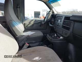 2015 Chevrolet Express Passenger LT с VIN 1GAZG1FGXF1172030, выставлен на аукционе IAAI как лот 41510865 с пробегом 297 473 миль миль и . История ставок и продаж доступна на DreamBid. Изображение 5.