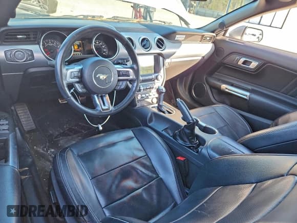 ✅ 2018 Ford Mustang EcoBoost Premium • VIN: 1FATP8UH0J5111097 • Lot: 95275485. Wystawiony na Copart z przebiegiem 118 498 mil. Bezpłatny archiwum sprzedaży aukcyjnych z USA i szczegółowy raport historii pojazdu na DreamBid. Zdjęcie 8.