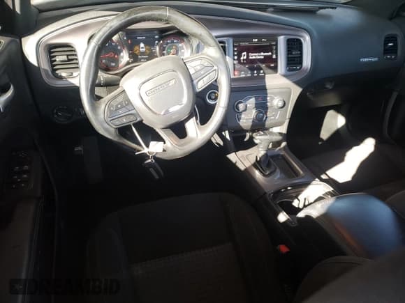 ✅ 2023 Dodge Charger SXT • VIN: 2C3CDXBGXPH508667 • Lot: 42405695. Wystawiony na Copart z przebiegiem 26 803 mil. Bezpłatny archiwum sprzedaży aukcyjnych z USA i szczegółowy raport historii pojazdu na DreamBid. Zdjęcie 8.