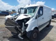 ✅ 2010 Mercedes-Benz Sprinter Cargo • VIN: WD3PE7CC9A5462487 • Lot: 42757241. Wystawiony na IAAI z przebiegiem Nie podano. Bezpłatny archiwum sprzedaży aukcyjnych z USA i szczegółowy raport historii pojazdu na DreamBid. Zdjęcie 2.