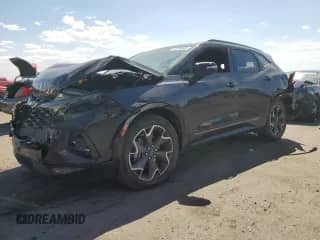 2020 Chevrolet Blazer RS z VIN 3GNKBKRS9LS557951, wystawiony jako Copart lot #67598585 z przebiegiem 55 716 mil mil oraz Szkoda całkowita • Salvage title. Historia ofert i sprzedaży dostępna na DreamBid. Obrazek 1.