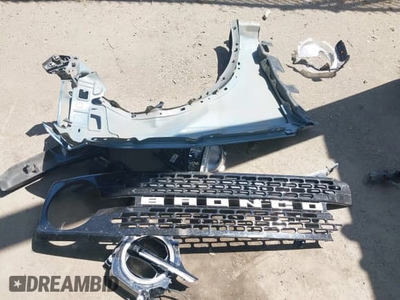 ✅ 2022 Ford Bronco • VIN: 1FMEE5DP9NLB61055 • Lot: 42359888. Listed on IAAI with 70,668 mi. Free auction sales archive from the USA and detailed vehicle history report at DreamBid. Image 12.