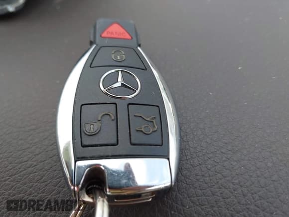 ✅ 2014 Mercedes-Benz GLK 350 • VIN: WDCGG8JBXEG239458 • Лот: 42700098. Опубликован ранее на IAAI с пробегом 57 131 миль. Бесплатный доступ к архиву аукционных продаж из США и подробный отчёт об истории автомобиля на DreamBid. Изображение 11.