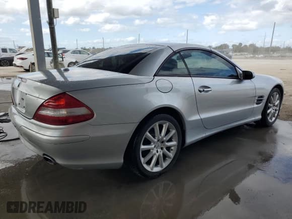 ✅ 2007 Mercedes-Benz SL 550 • VIN: WDBSK71F27F124405 • Lot: 84946224. Listed on Copart with 119,606 mi. Free auction sales archive from the USA and detailed vehicle history report at DreamBid. Image 3.