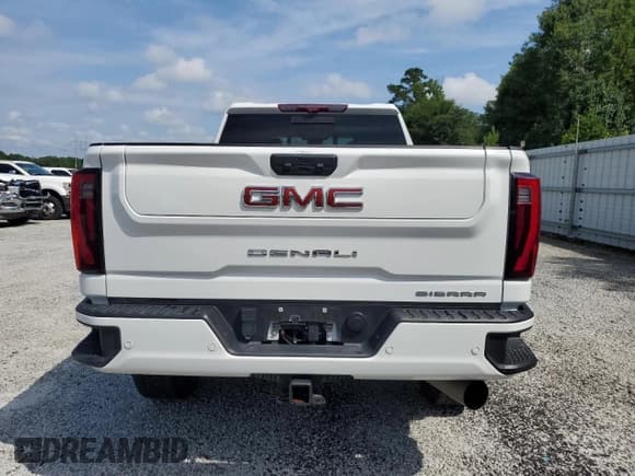✅ 2024 GMC Sierra 3500HD Denali • VIN: 1GT49WEY9RF130751 • Лот: 60288055. Опубликован ранее на Copart с пробегом 31 738 миль. Бесплатный доступ к архиву аукционных продаж из США и подробный отчёт об истории автомобиля на DreamBid. Изображение 6.