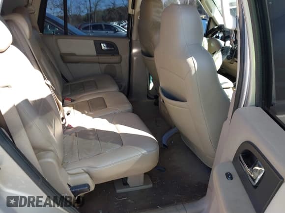 ✅ 2005 Ford Expedition Limited • VIN: 1FMFU19565LA63012 • Lot: 41370679. Listed on IAAI with 235,080 mi. Free auction sales archive from the USA and detailed vehicle history report at DreamBid. Image 8.