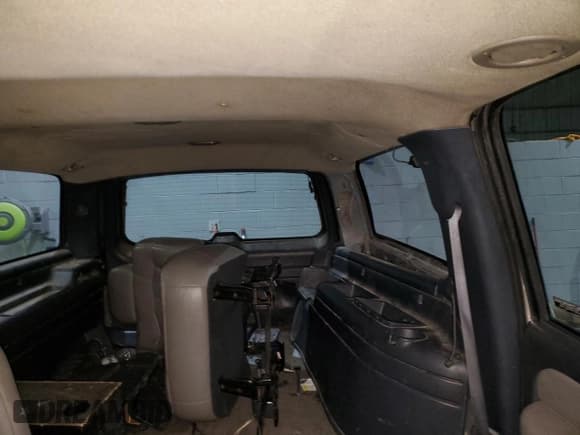 ✅ 2001 Chevrolet Suburban LT • VIN: 3GNFK16T01G281314 • Лот: 44684995. Опубликован ранее на Copart с пробегом Не указан. Бесплатный доступ к архиву аукционных продаж из США и подробный отчёт об истории автомобиля на DreamBid. Изображение 10.