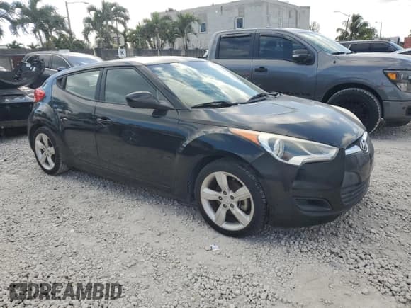 ✅ 2015 Hyundai Veloster • VIN: KMHTC6AD7FU244086 • Lot: 88056285. Wystawiony na Copart z przebiegiem 69 193 mil. Bezpłatny archiwum sprzedaży aukcyjnych z USA i szczegółowy raport historii pojazdu na DreamBid. Zdjęcie 4.