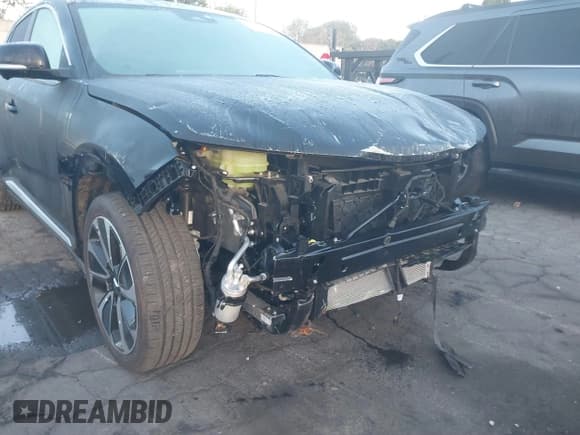 ✅ 2023 VinFast VF 8 Plus • VIN: RLLV1AFA8PH000774 • Lot: 41682238. Listed on IAAI with 3,013 mi. Free auction sales archive from the USA and detailed vehicle history report at DreamBid. Image 6.