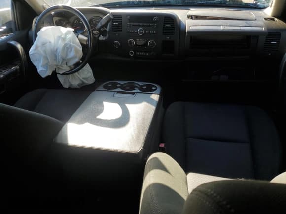 ✅ 2012 Chevrolet Silverado 2500HD LT • VIN: 1GC1KXCG1CF218093 • Лот: 86321705. Опубликован ранее на Copart с пробегом Не указан. Бесплатный доступ к архиву аукционных продаж из США и подробный отчёт об истории автомобиля на DreamBid. Изображение 8.