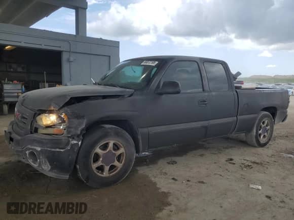2004 GMC Sierra 1500 SLE with VIN 1GTEC19V54Z261403, listed as a Copart auction lot 66872195 with 224,988 mi miles and Salvage title. Bid and sale history available at DreamBid. Image 1.