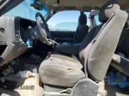 ✅ 2004 Chevrolet Silverado 2500HD LS • VIN: 1GCHK29U14E120347 • Lot: 56030775. Wystawiony na Copart z przebiegiem Nie podano. Bezpłatny archiwum sprzedaży aukcyjnych z USA i szczegółowy raport historii pojazdu na DreamBid. Zdjęcie 7.