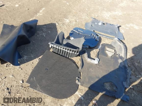 ✅ 2008 BMW 5 Series 535xi • VIN: WBANV93578CZ63648 • Lot: 43858078. Wystawiony na IAAI z przebiegiem 146 880 mil. Bezpłatny archiwum sprzedaży aukcyjnych z USA i szczegółowy raport historii pojazdu na DreamBid. Zdjęcie 12.