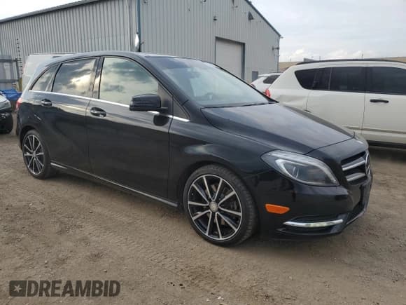 ✅ 2014 Mercedes-Benz B 250 Sports Tourer • VIN: WDDMH4EB0EJ272812 • Lot: 77527124. Wystawiony na Copart z przebiegiem 87 554 mil. Bezpłatny archiwum sprzedaży aukcyjnych z USA i szczegółowy raport historii pojazdu na DreamBid. Zdjęcie 4.