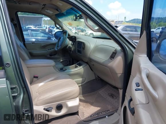 ✅ 2000 Ford Expedition Eddie Bauer • VIN: 1FMPU18LXYLA36274 • Лот: 42836479. Опубликован ранее на IAAI с пробегом Не указан. Бесплатный доступ к архиву аукционных продаж из США и подробный отчёт об истории автомобиля на DreamBid. Изображение 5.