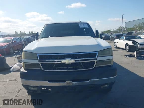 ✅ 2006 Chevrolet Silverado 2500HD LT3 • VIN: 1GCHK23D66F147100 • Лот: 42173062. Опубликован ранее на IAAI с пробегом 227 592 миль. Бесплатный доступ к архиву аукционных продаж из США и подробный отчёт об истории автомобиля на DreamBid. Изображение 12.