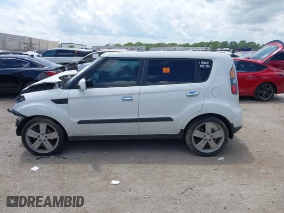 ✅ 2010 Kia Soul + • VIN: KNDJT2A23A7040198 • Lot: 42723955. Listed on IAAI with Not provided. Free auction sales archive from the USA and detailed vehicle history report at DreamBid. Image 13.