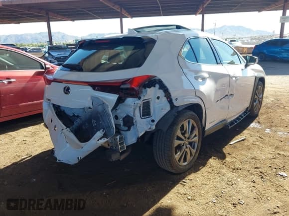 ✅ 2019 Lexus UX 250h • VIN: JTHU9JBH3K2003707 • Lot: 43560505. Wystawiony na IAAI z przebiegiem 42 005 mil. Bezpłatny archiwum sprzedaży aukcyjnych z USA i szczegółowy raport historii pojazdu na DreamBid. Zdjęcie 4.