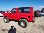 ✅ 1985 Ford Bronco • VIN: 1FMBU14S8FUB04523 • Lot: 82450385. Wystawiony na Copart z przebiegiem 30 075 mil. Bezpłatny archiwum sprzedaży aukcyjnych z USA i szczegółowy raport historii pojazdu na DreamBid. Zdjęcie 2.