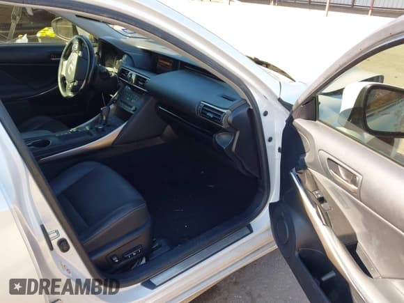 ✅ 2018 Lexus IS 300 F Sport • VIN: JTHBA1D26J5068720 • Lot: 43423683. Listed on IAAI with 44,278 mi. Free auction sales archive from the USA and detailed vehicle history report at DreamBid. Image 5.