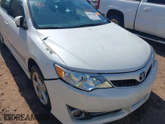✅ 2014 Toyota Camry SE • VIN: 4T1BF1FK5EU415123 • Лот: 43618795. Опубликован ранее на IAAI с пробегом 230 930 миль. Бесплатный доступ к архиву аукционных продаж из США и подробный отчёт об истории автомобиля на DreamBid. Изображение 6.