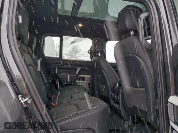 ✅ 2023 Land Rover Defender X-Dynamic SE • VIN: SALE2FEU7P2185119 • Лот: 96578645. Опубликован ранее на Copart с пробегом 18 557 миль. Бесплатный доступ к архиву аукционных продаж из США и подробный отчёт об истории автомобиля на DreamBid. Изображение 11.