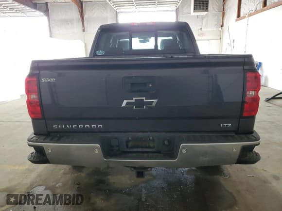 ✅ 2015 Chevrolet Silverado 1500 LTZ • VIN: 3GCUKSEC3FG346526 • Lot: 54496045. Wystawiony na Copart z przebiegiem 173 821 mil. Bezpłatny archiwum sprzedaży aukcyjnych z USA i szczegółowy raport historii pojazdu na DreamBid. Zdjęcie 6.