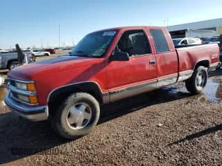 1997 Chevrolet Silverado 1500 z VIN 2GCEK19R2V1108753, wystawiony jako Copart lot #80031825 z przebiegiem 332 388 mil mil oraz Czysty tytuł • Clean title. Historia ofert i sprzedaży dostępna na DreamBid. Obrazek 1.