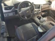 ✅ 2017 Chevrolet Suburban LS • VIN: 1GNSCGKC5HR390009 • Lot: 68575944. Wystawiony na Copart z przebiegiem 71 164 mil. Bezpłatny archiwum sprzedaży aukcyjnych z USA i szczegółowy raport historii pojazdu na DreamBid. Zdjęcie 8.