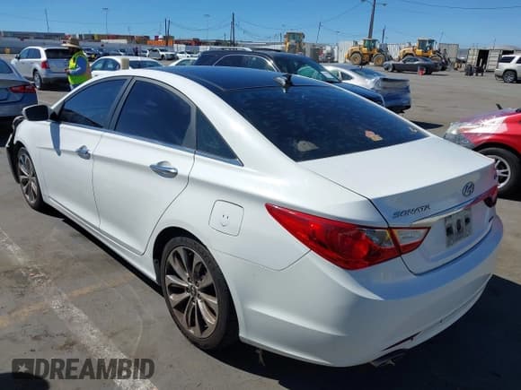 ✅ 2012 Hyundai Sonata Limited • VIN: 5NPEC4AB9CH462844 • Lot: 43175949. Listed on IAAI with 148,842 mi. Free auction sales archive from the USA and detailed vehicle history report at DreamBid. Image 3.