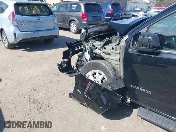 ✅ 2017 Chevrolet Colorado 4WD LT • VIN: 1GCPTCE1XH1209633 • Lot: 41889804. Listed on IAAI with 142,144 mi. Free auction sales archive from the USA and detailed vehicle history report at DreamBid. Image 6.