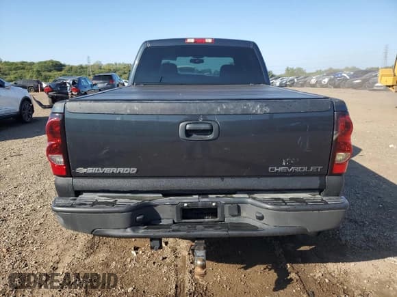 ✅ 2005 Chevrolet Silverado 2500HD Work Truck • VIN: 1GCHK23285F899023 • Lot: 84373445. Wystawiony na Copart z przebiegiem 135 642 mil. Bezpłatny archiwum sprzedaży aukcyjnych z USA i szczegółowy raport historii pojazdu na DreamBid. Zdjęcie 6.