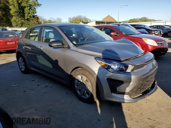 ✅ 2023 Kia Rio S • VIN: 3KPA25AD2PE585484 • Lot: 85499815. Wystawiony na Copart z przebiegiem 35 421 mil. Bezpłatny archiwum sprzedaży aukcyjnych z USA i szczegółowy raport historii pojazdu na DreamBid. Zdjęcie 4.